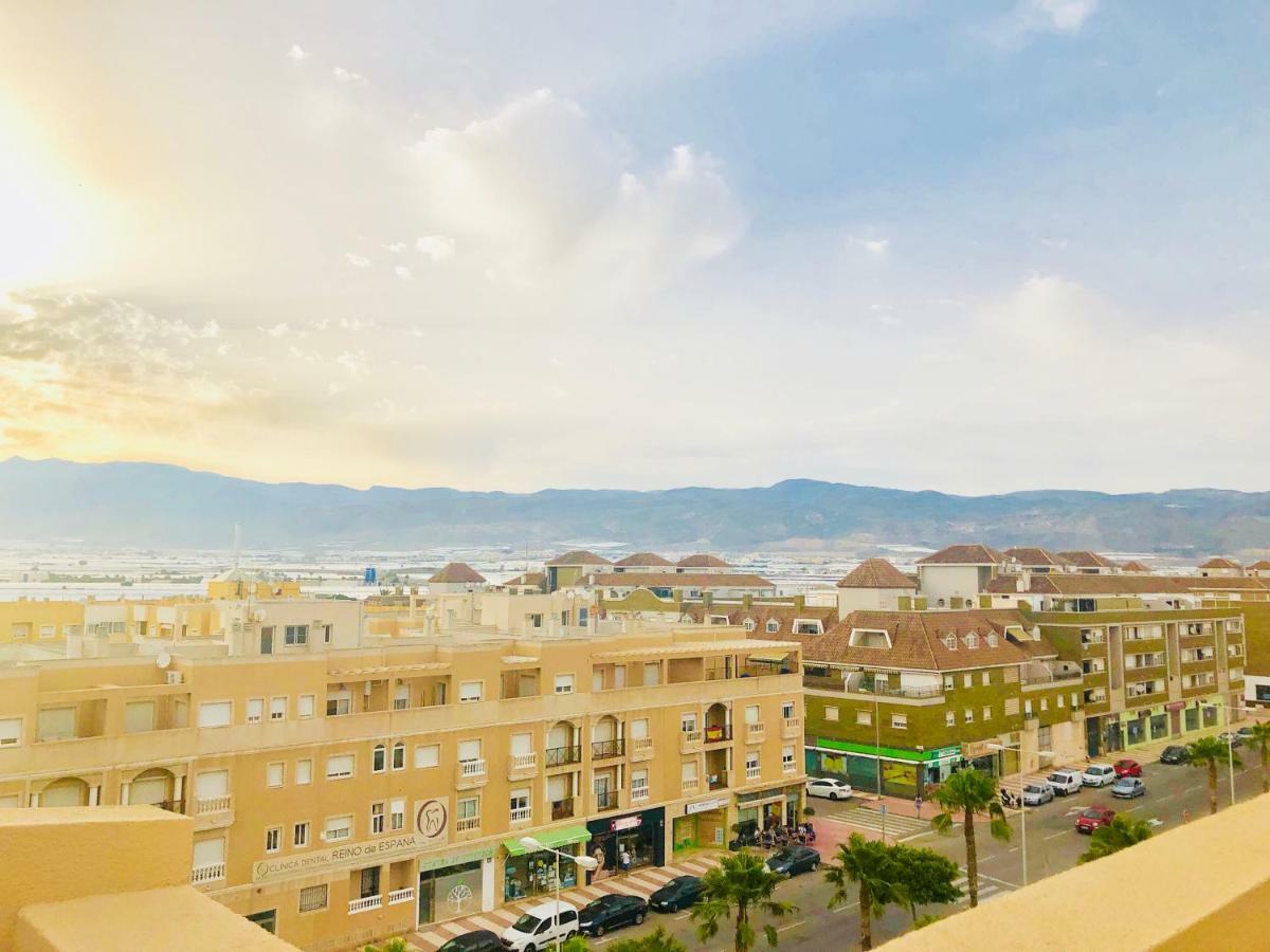 Atico Deluxe Entre Centro Y Playa Salinas Con Terraza, Wifi, Piscina Climatizada, Gym, Sauna Y Garaje -Smart Tv Рокетас де Мар Екстериор снимка